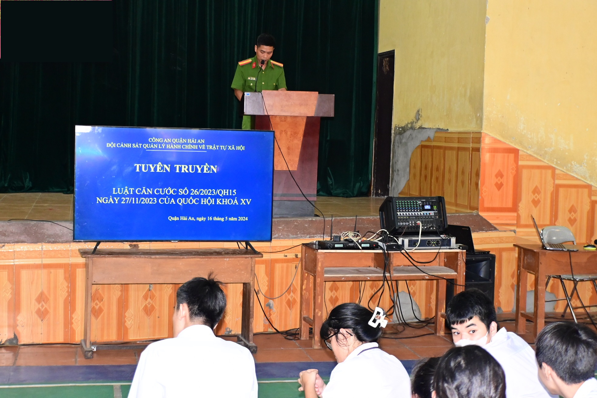 Công an quận Hải An: Tuyên truyền, phổ biến Luật Căn cước năm 2023, an toàn giao thông và tội phạm đường phố tại trường phổ thông Herman Gmeiner